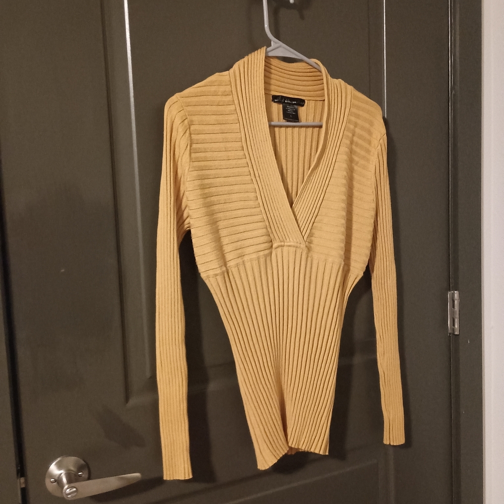 Yellow Ribbed Sweater - Picture 4 of 5